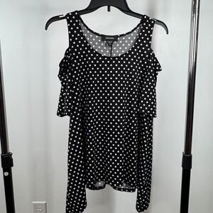 Karen Kane black and white polka dot cold shoulder tunic top  Small